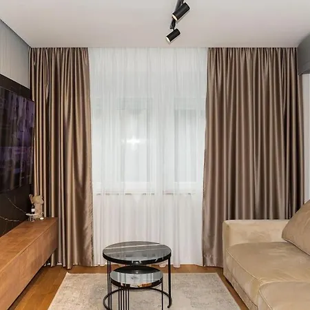 Royalux Kennedy Residences Apartment Belgrade